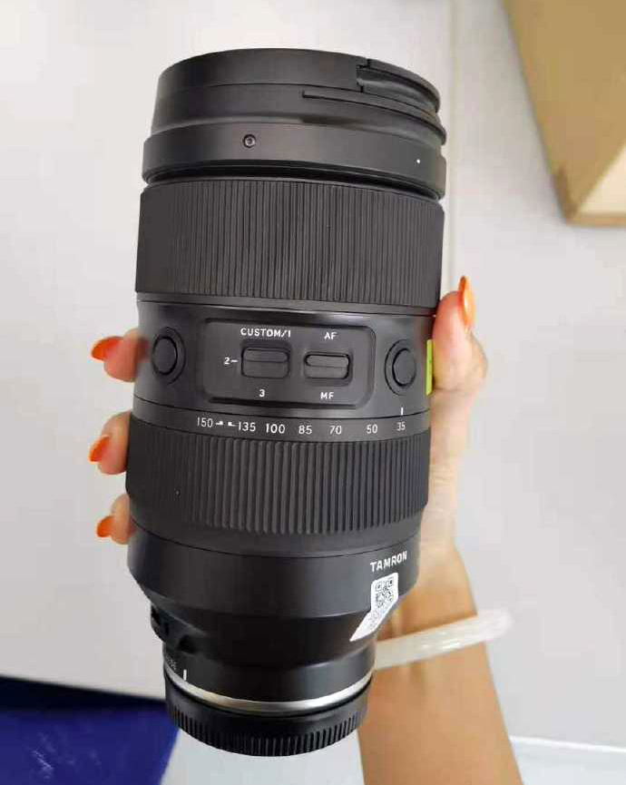 Tamron 35-150mm f2-2.8 Di III VXD Lens for Sony E.jpg