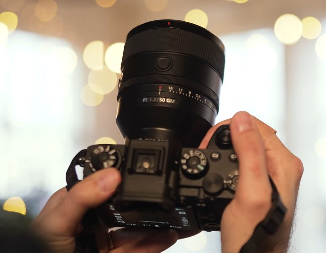 Sony FE 50mm f1.2 G Master Nice Grip