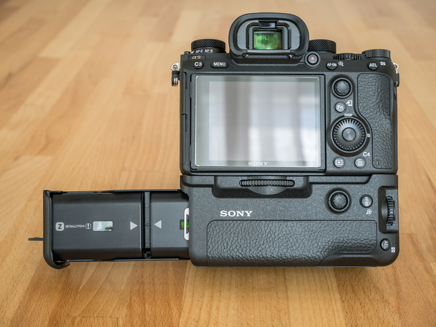 sony-a9-vertical-grip.jpg