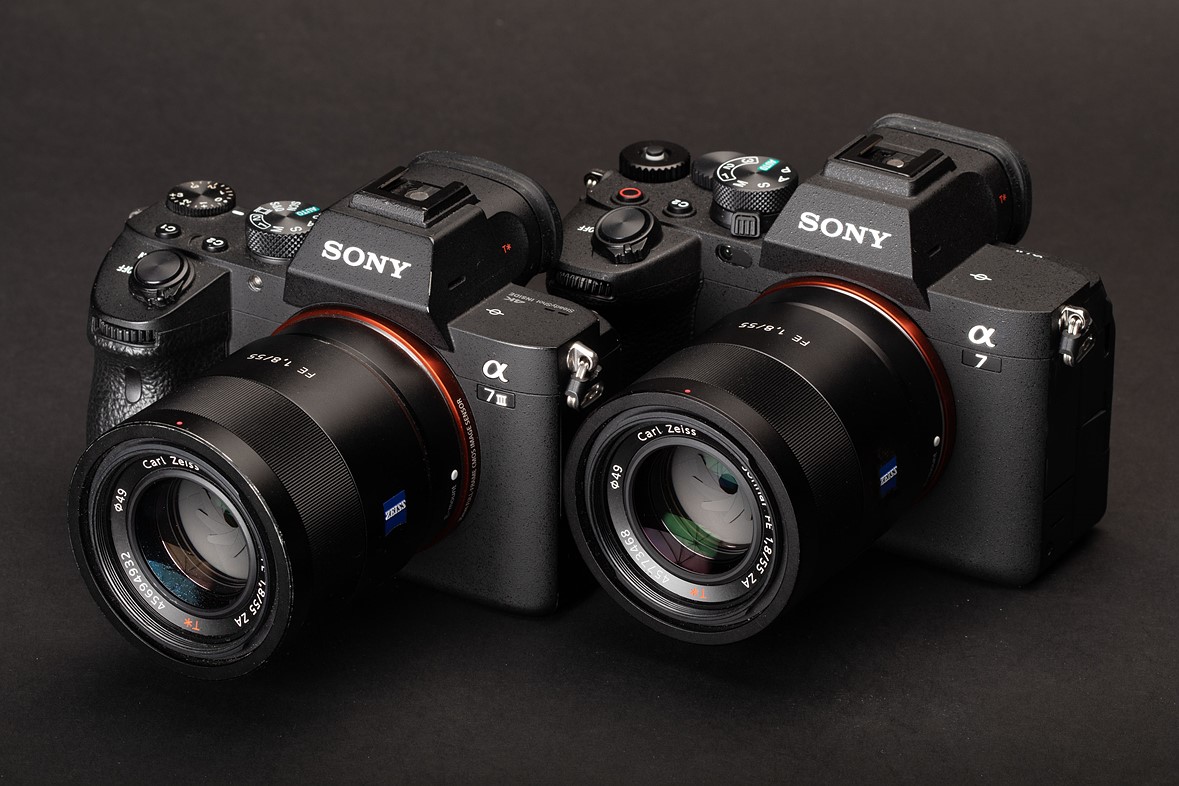 Sony_a7IV_vs_a7III.jpeg