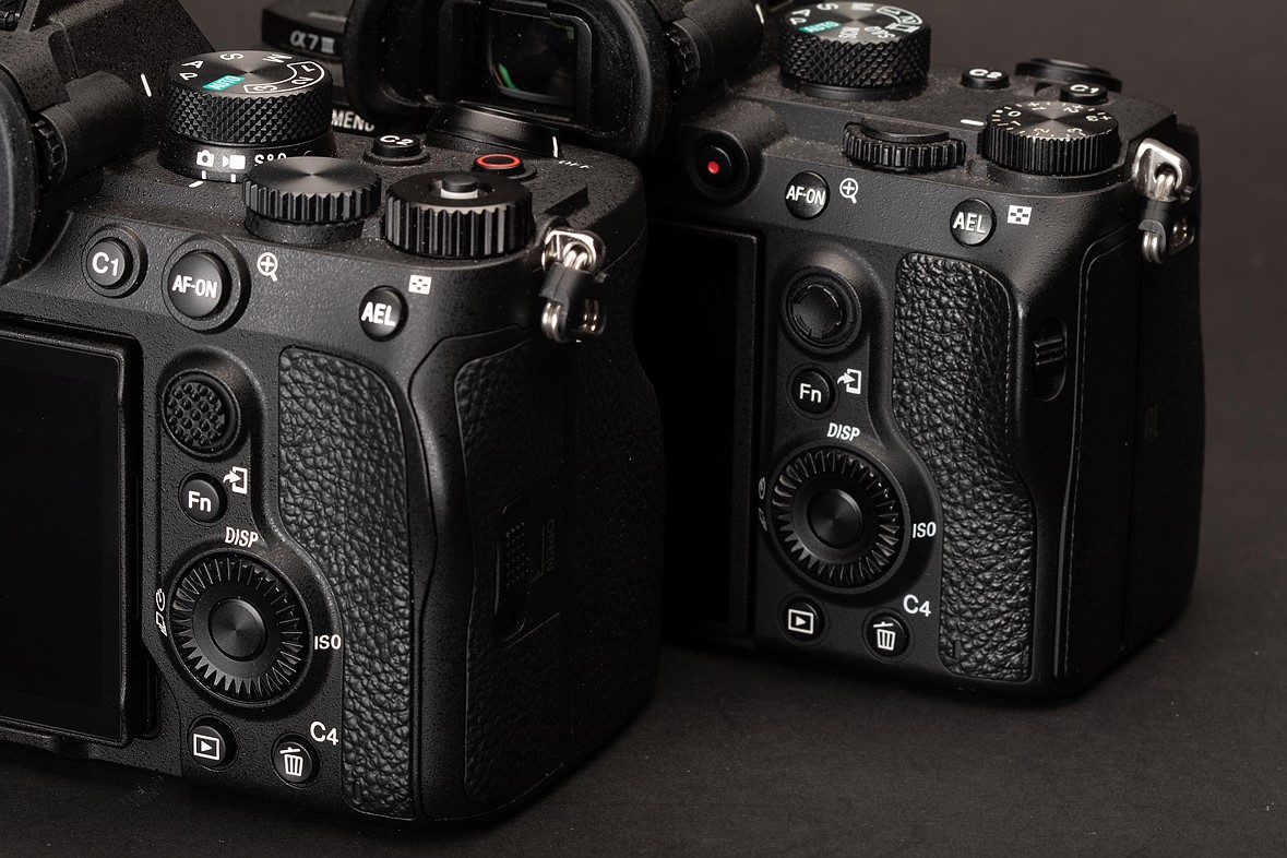 Sony_a7IV_vs_a7III_2.jpeg