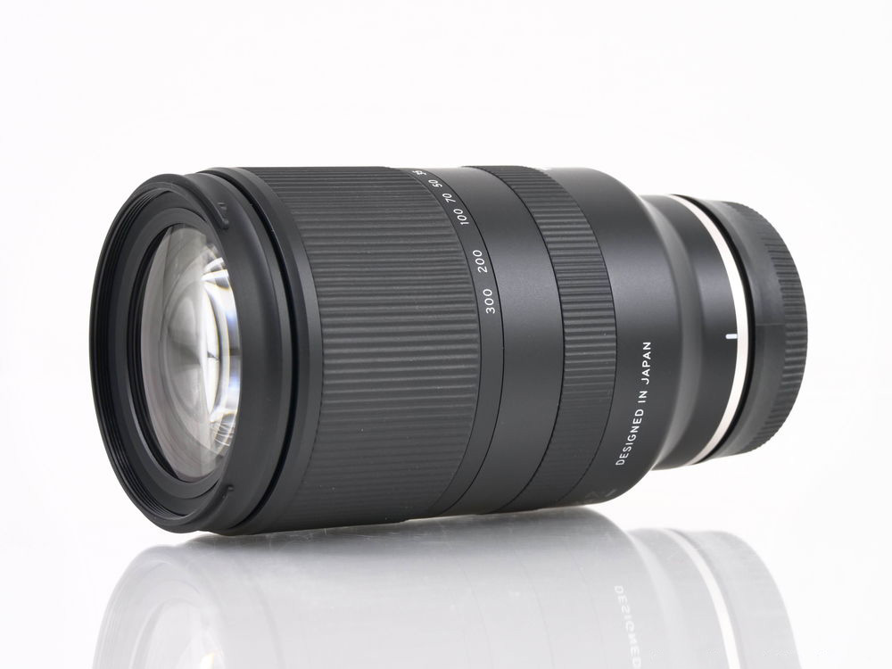 Tamron 18-300mm F3.5-6.3 Di III-A VC VXD-2.jpg
