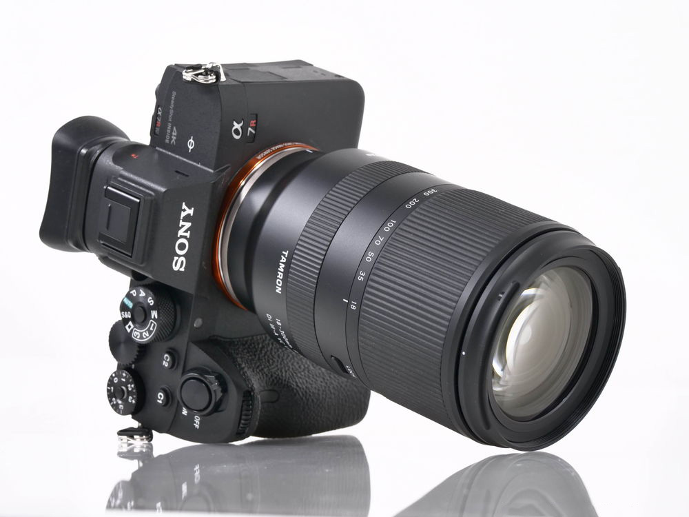Tamron 18-300mm F3.5-6.3 Di III-A VC VXD-5.jpg